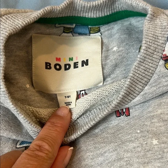 Mini Boden Boys Space Print Crewneck Sweatshirt - Light Gray size 7-8 runs small - Picture 2 of 5